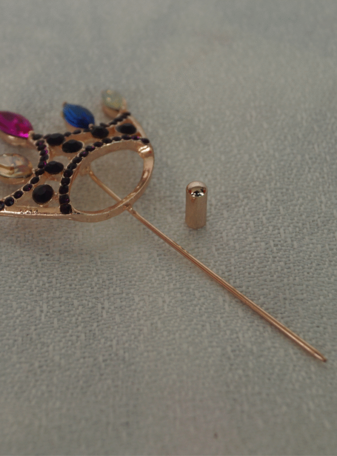 Crown Fashion Lapel Pin