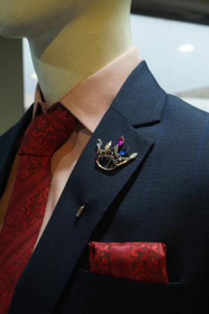 Crown Fashion Lapel Pin - Image 2
